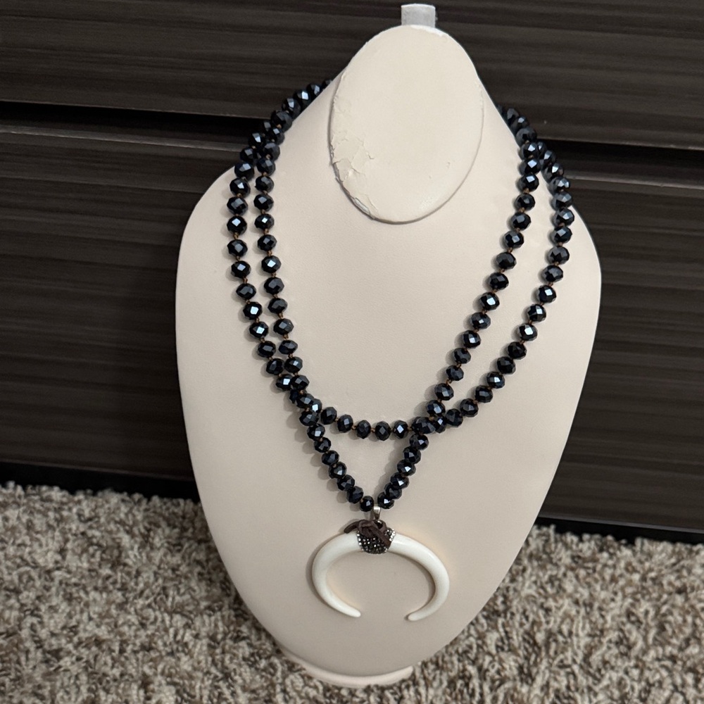 Elegant Black and White Beaded Necklace
